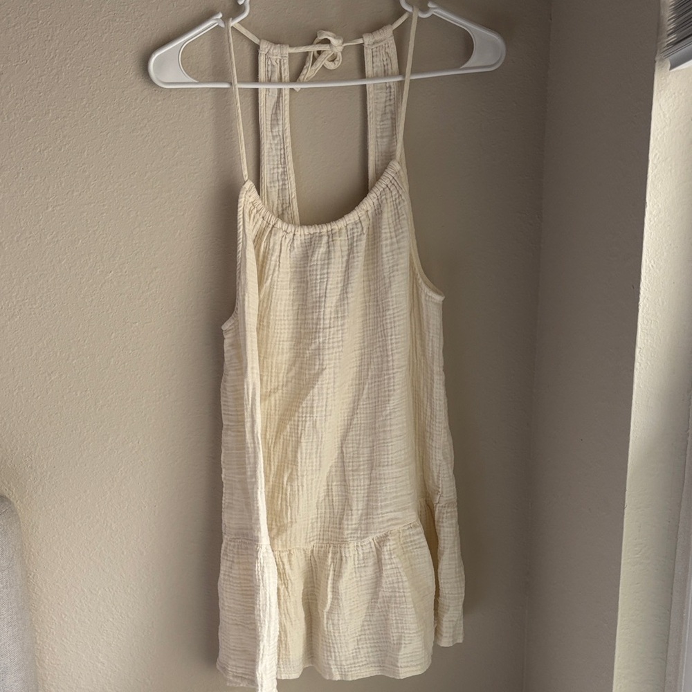 Xhilaration Cream Sleeveless Top